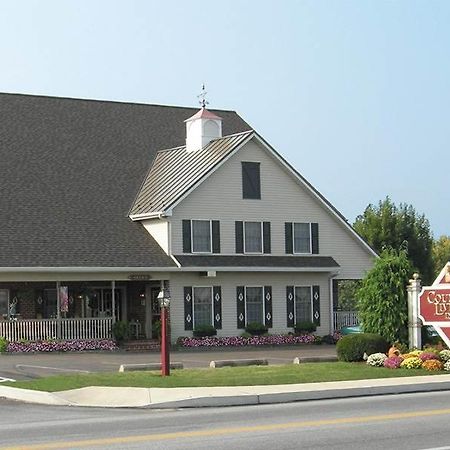 Country Living Inn Smoketown  外观 照片