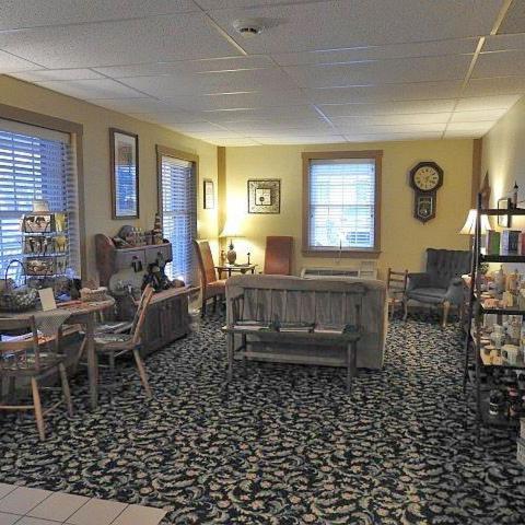 Country Living Inn Smoketown  外观 照片