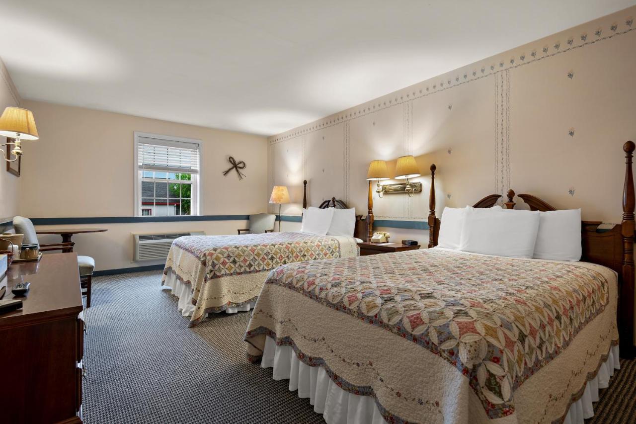 Country Living Inn Smoketown  外观 照片