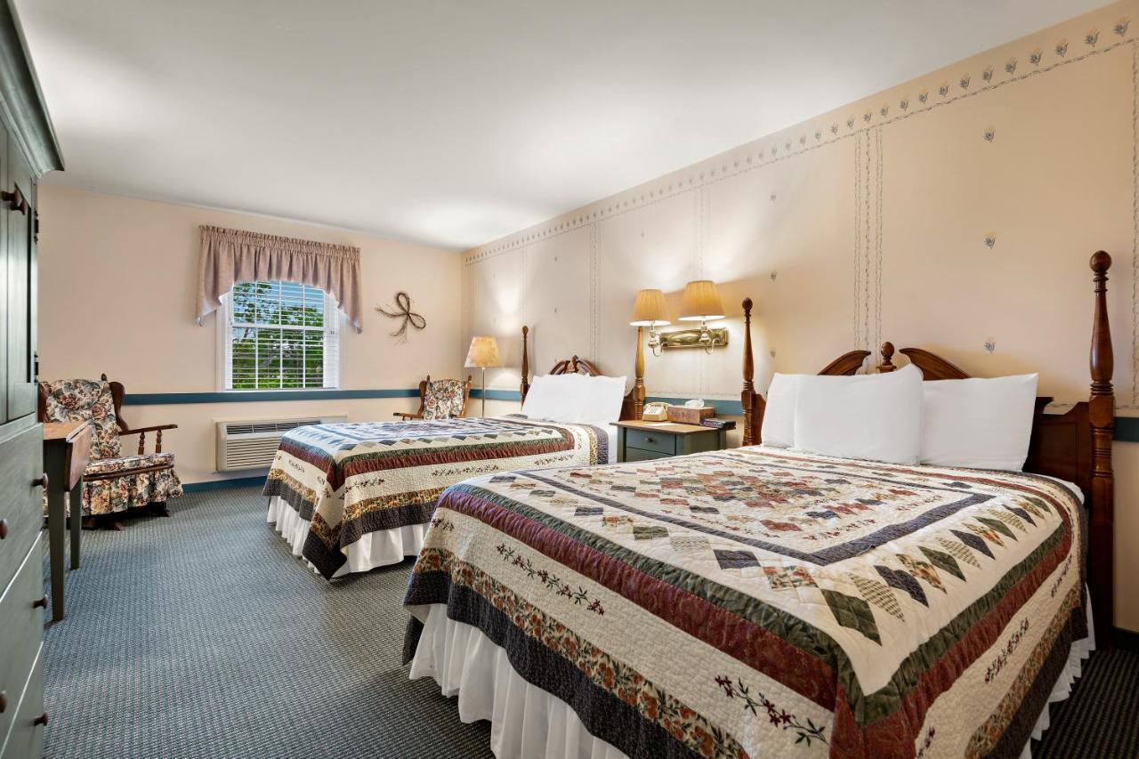 Country Living Inn Smoketown  外观 照片