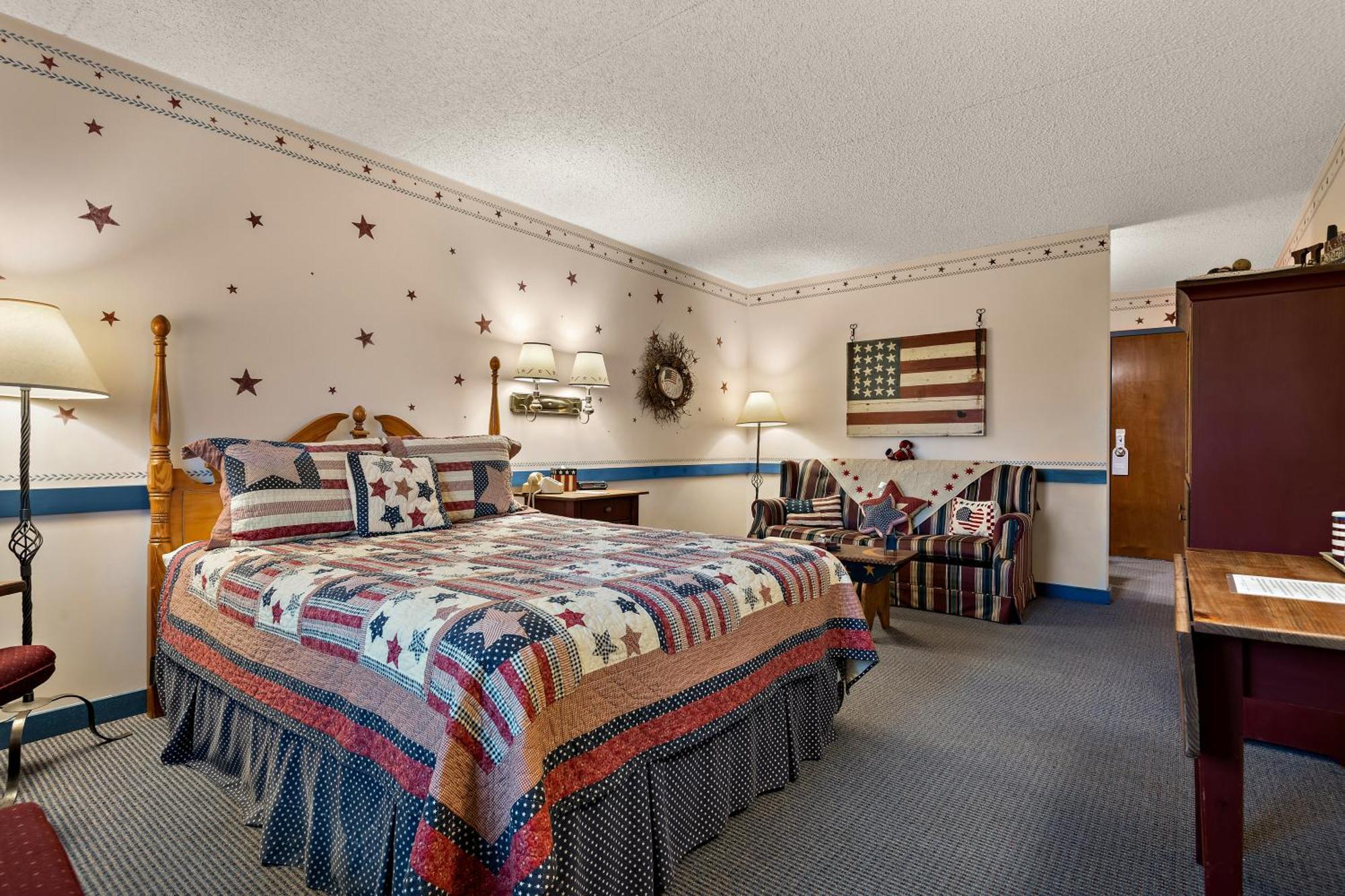 Country Living Inn Smoketown  外观 照片