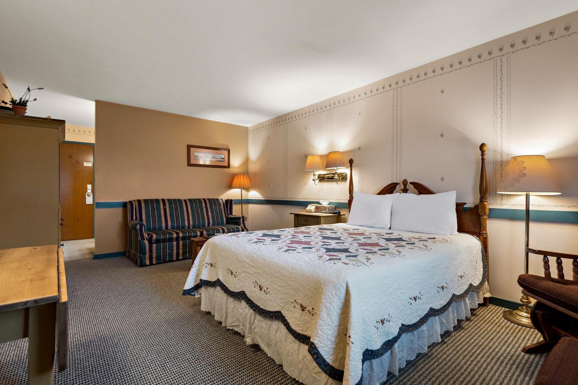 Country Living Inn Smoketown  外观 照片